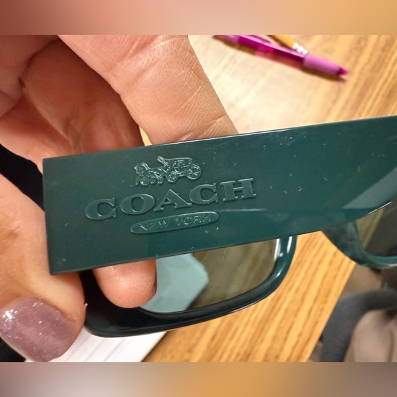 Coach Stylish Green Sunglasses - Picture 2 of 5